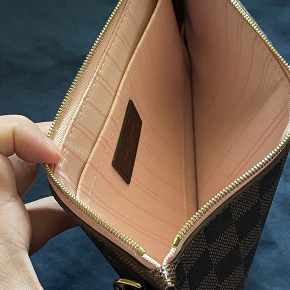 Louis Vuitton Neverfull MM Rose Ballerine - Picture 16 of 16